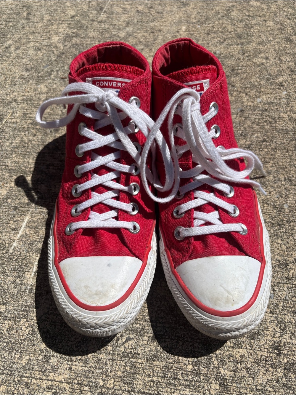 Women’s converse, size 8